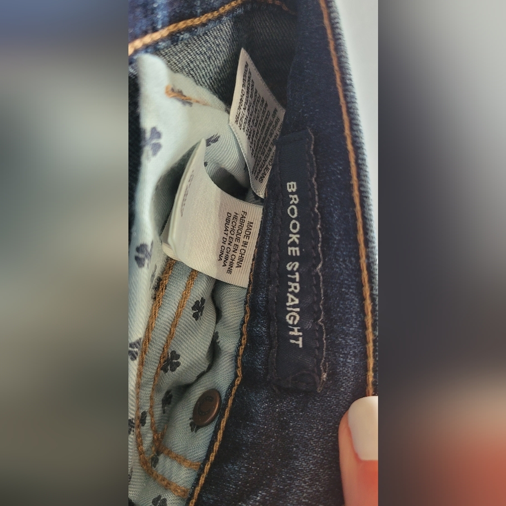 Lucky Brand Straight Leg Jeans - Picture 4 of 7